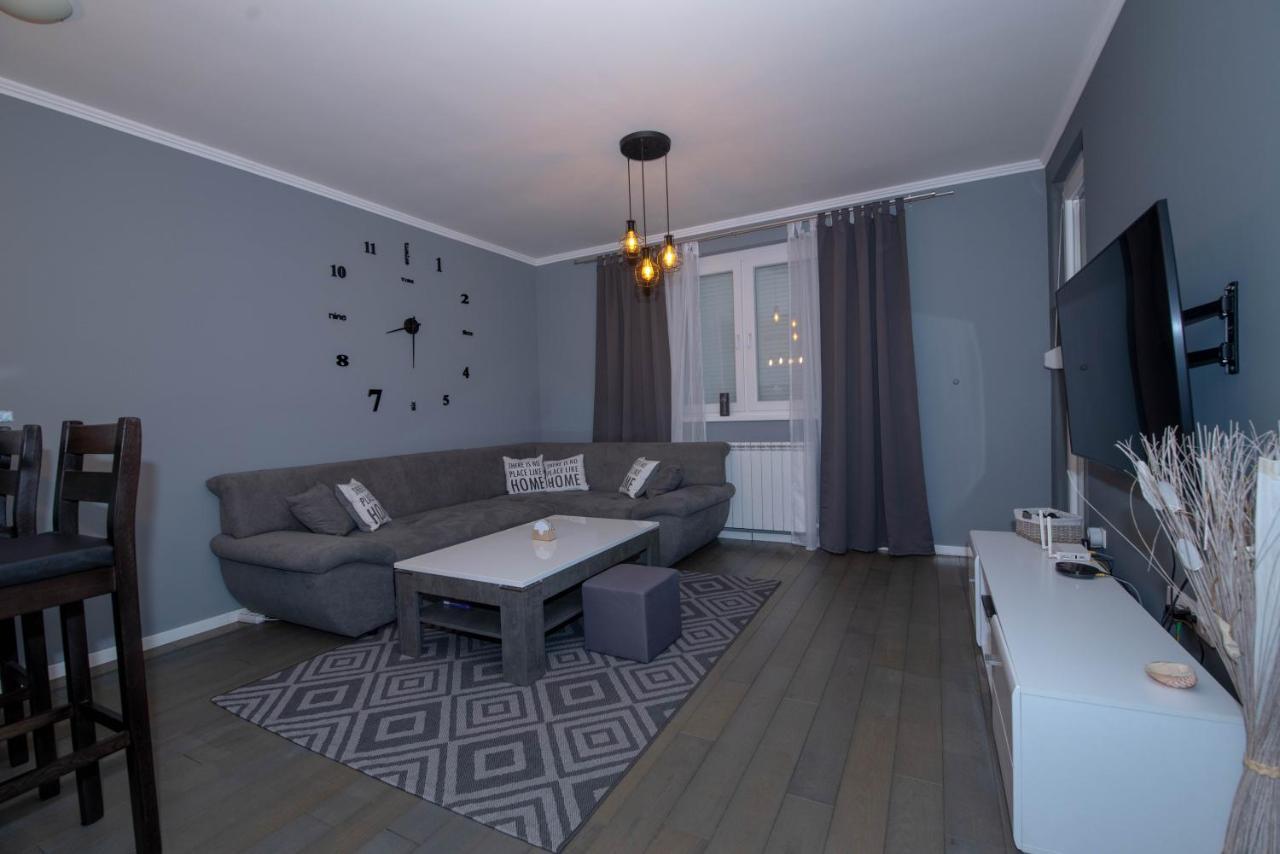 Athena Apartman Lukavica Екстериор снимка