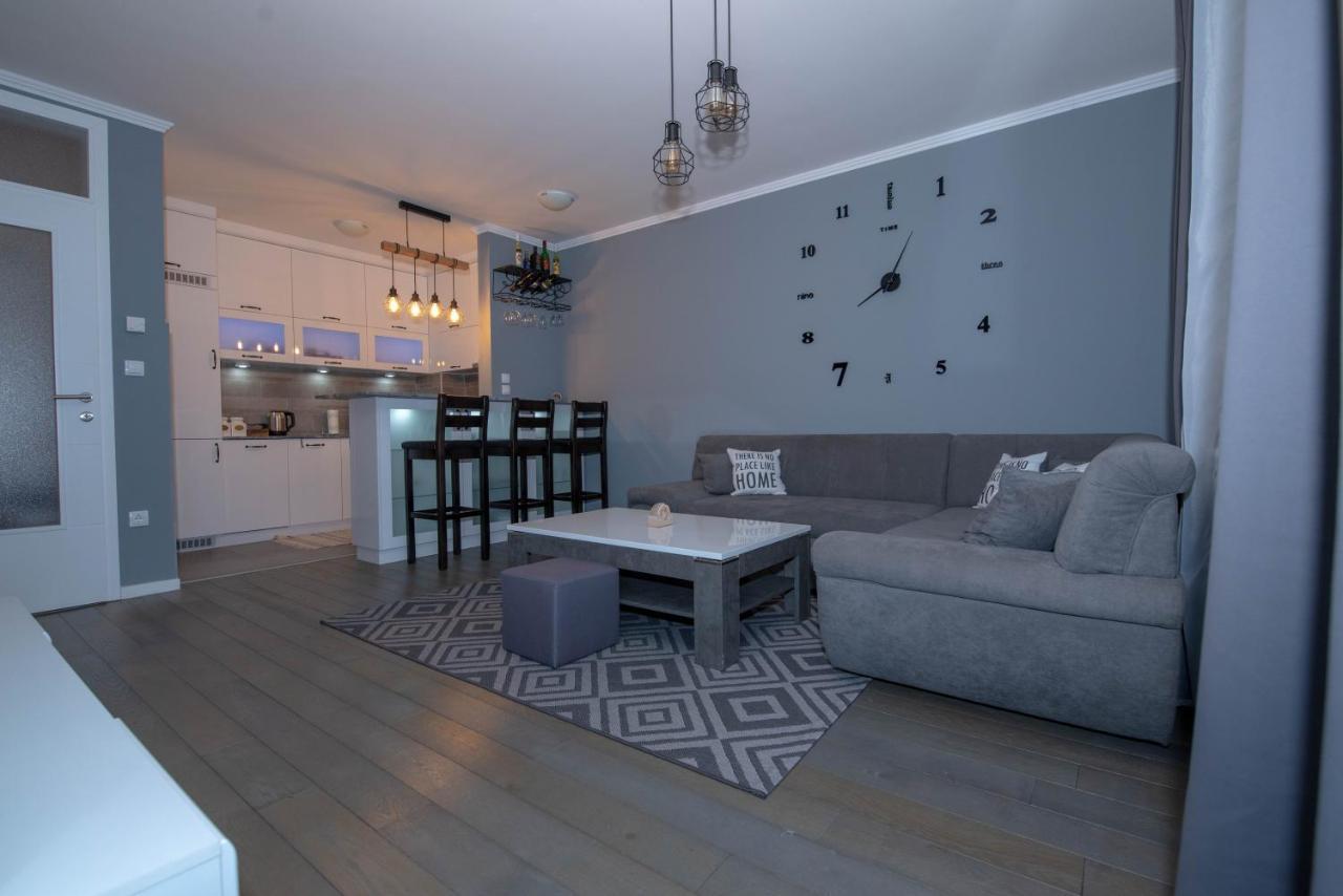 Athena Apartman Lukavica Екстериор снимка