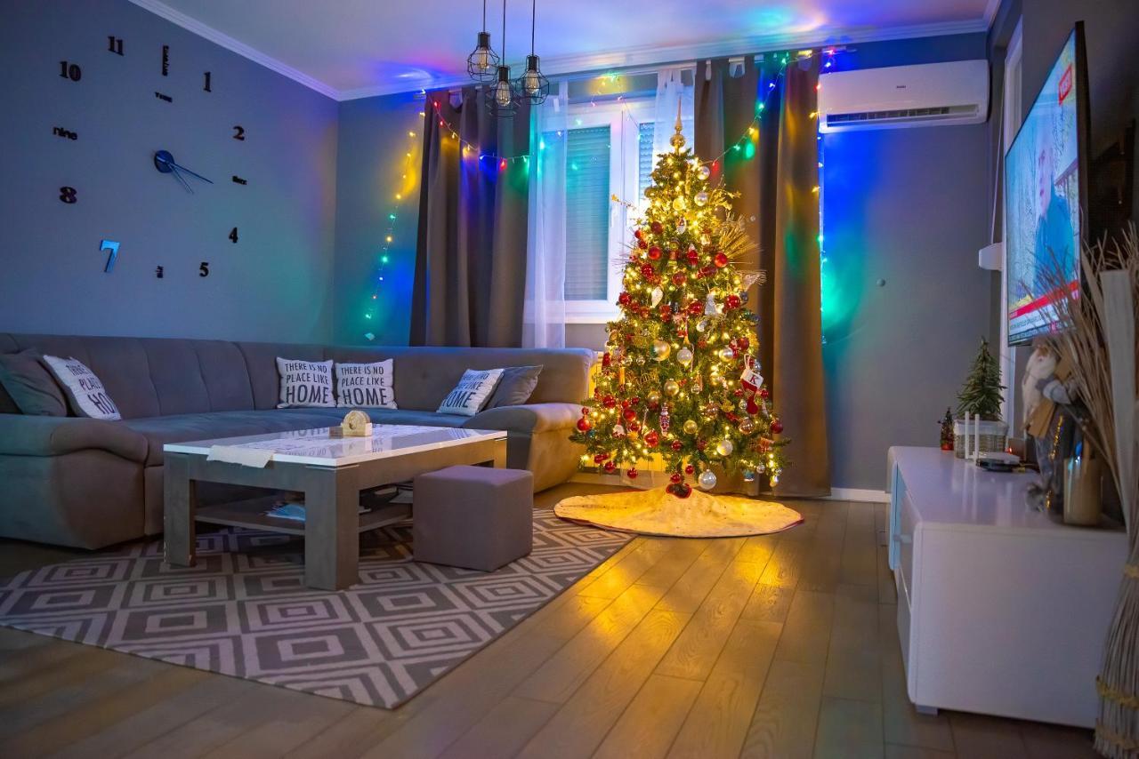 Athena Apartman Lukavica Екстериор снимка