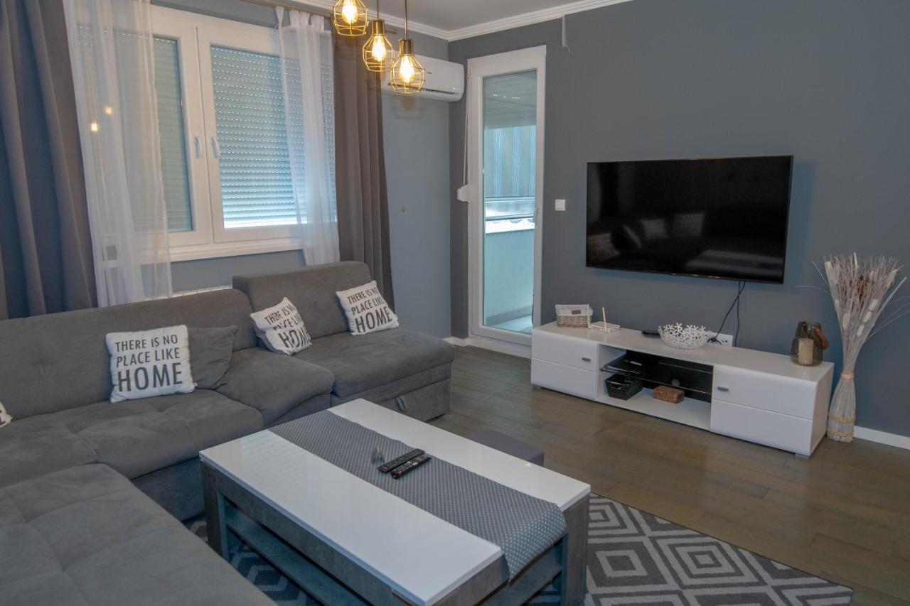 Athena Apartman Lukavica Екстериор снимка
