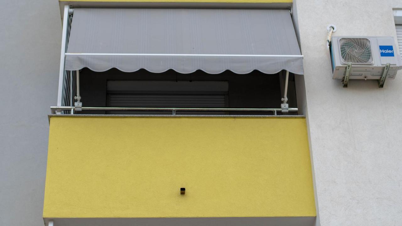 Athena Apartman Lukavica Екстериор снимка