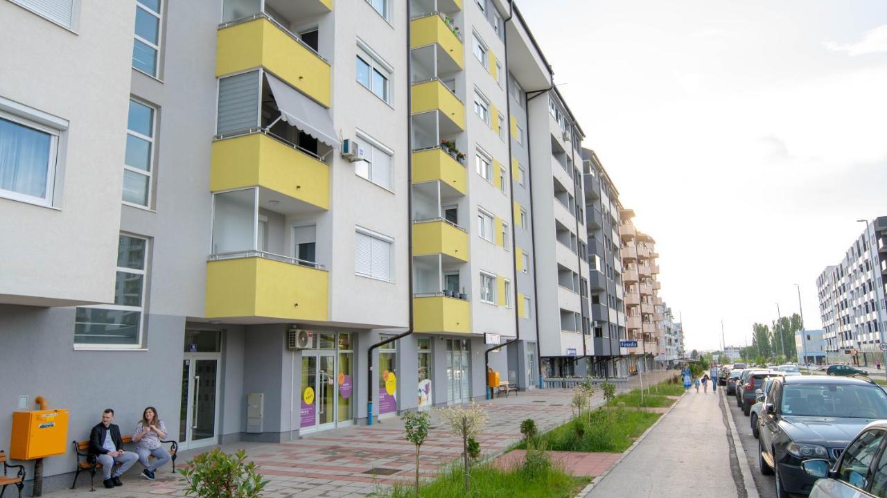 Athena Apartman Lukavica Екстериор снимка